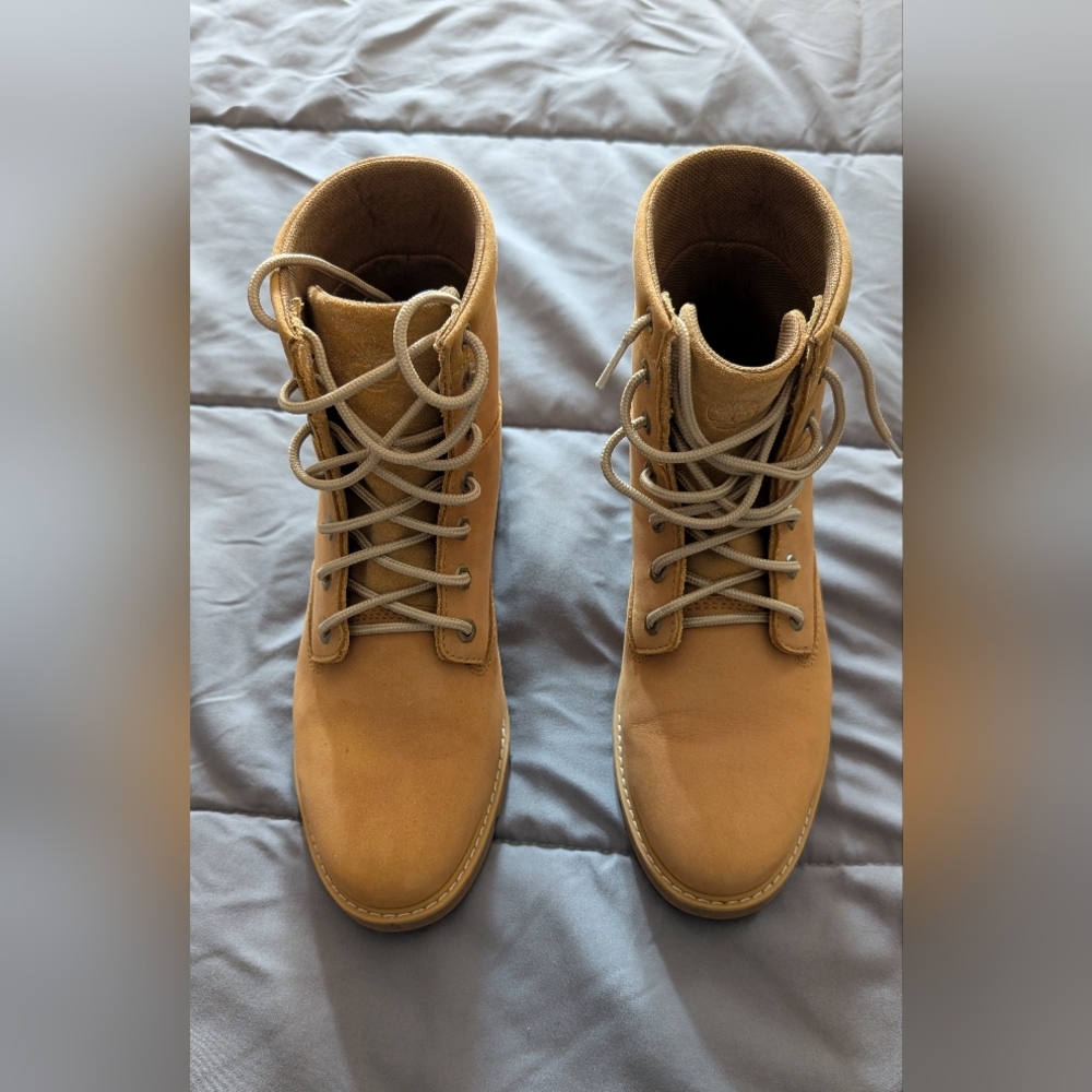 Timberland Waterproof Tan Lace-Up Boots